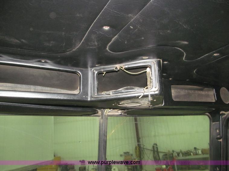 image for item B5404 1993 Freightliner FLD120 silage truck