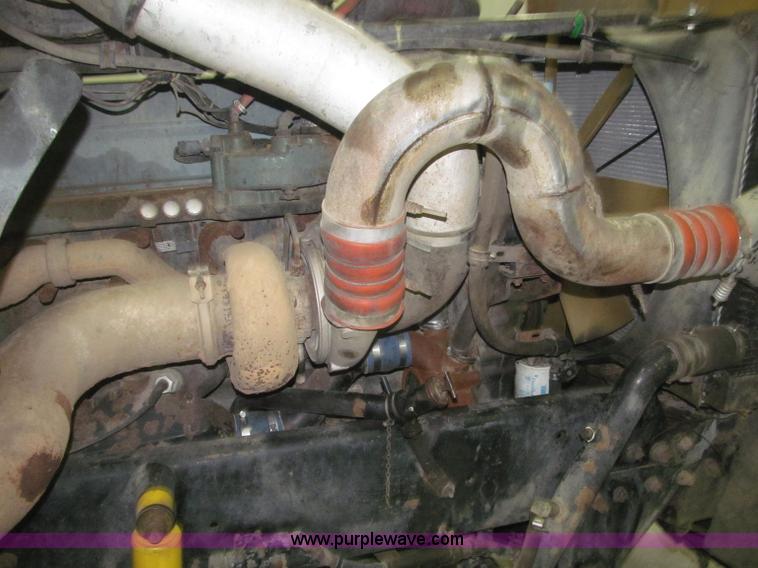 image for item B5404 1993 Freightliner FLD120 silage truck