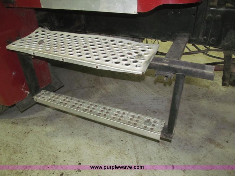 image for item B5404 1993 Freightliner FLD120 silage truck