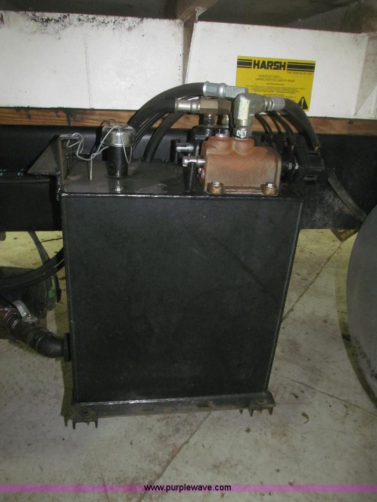 image for item B5404 1993 Freightliner FLD120 silage truck