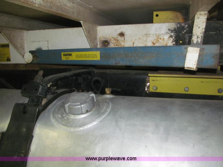 image for item B5404 1993 Freightliner FLD120 silage truck