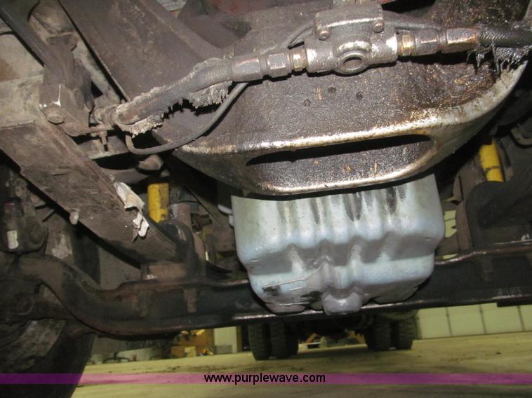 image for item B5404 1993 Freightliner FLD120 silage truck