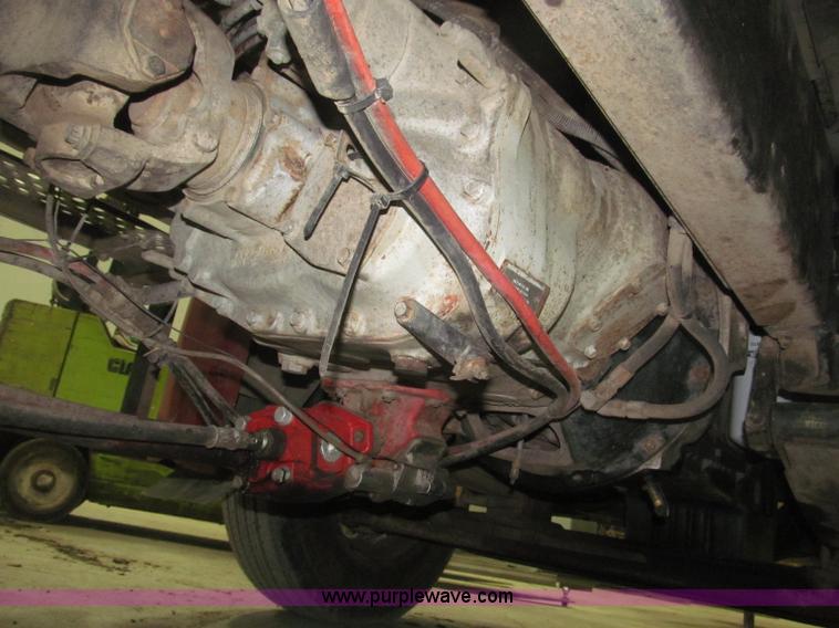 image for item B5404 1993 Freightliner FLD120 silage truck