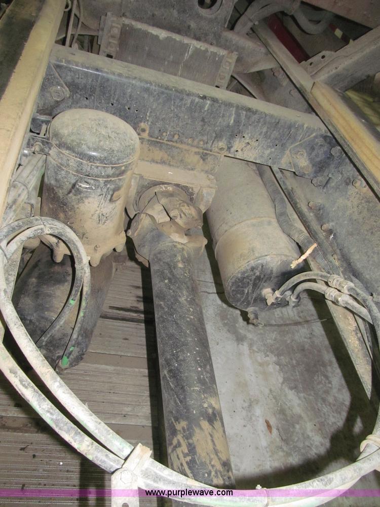 image for item B5404 1993 Freightliner FLD120 silage truck