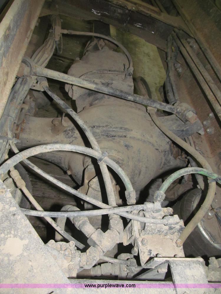 image for item B5404 1993 Freightliner FLD120 silage truck