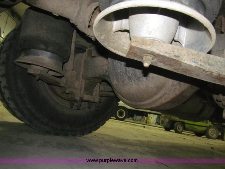 image for item B5404 1993 Freightliner FLD120 silage truck