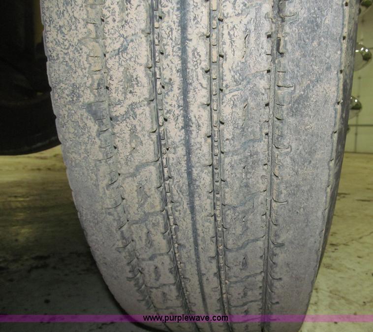 image for item B5404 1993 Freightliner FLD120 silage truck