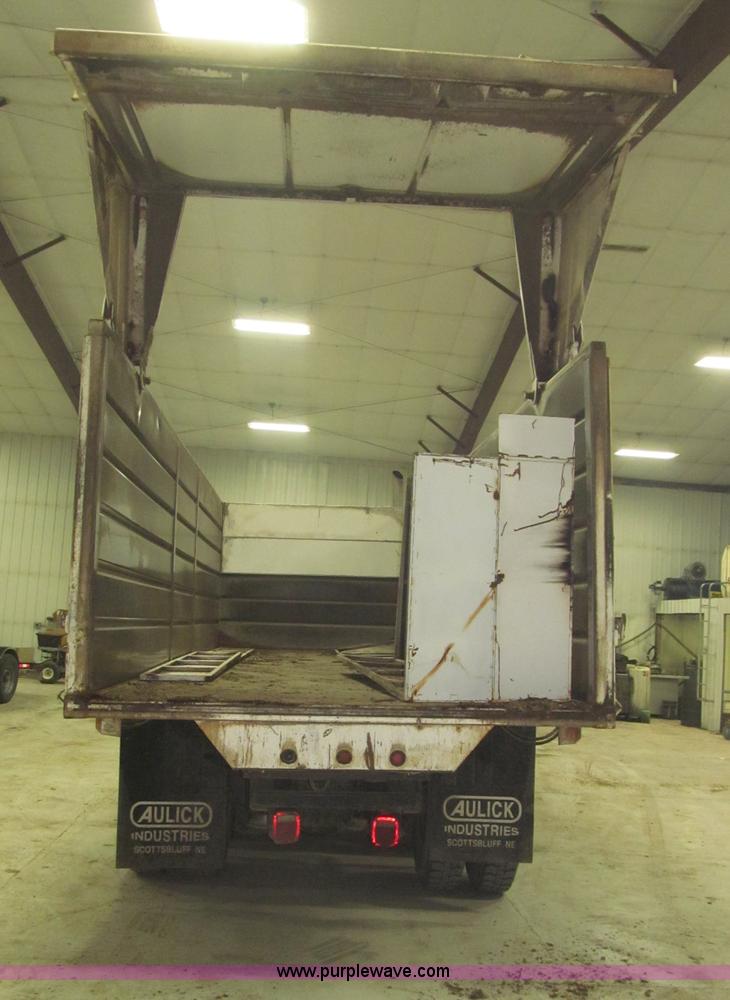 image for item B5405 1993 Freightliner FLD120 silage truck