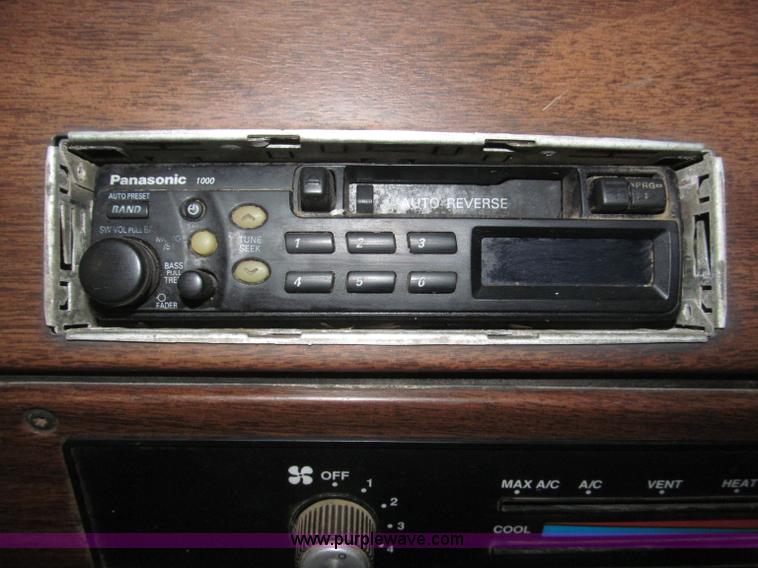 image for item B5405 1993 Freightliner FLD120 silage truck