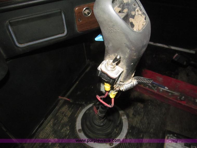 image for item B5405 1993 Freightliner FLD120 silage truck