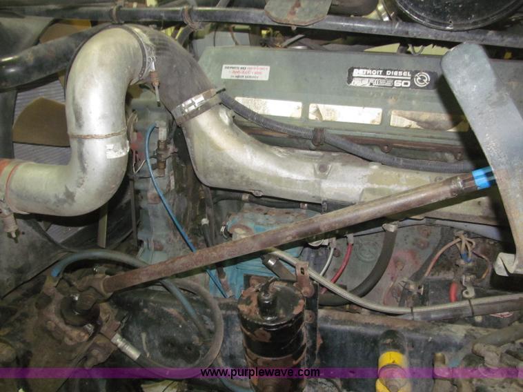 image for item B5405 1993 Freightliner FLD120 silage truck