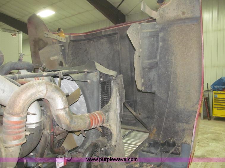 image for item B5405 1993 Freightliner FLD120 silage truck