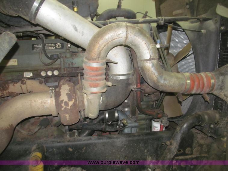 image for item B5405 1993 Freightliner FLD120 silage truck