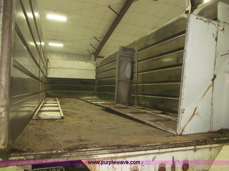 image for item B5405 1993 Freightliner FLD120 silage truck