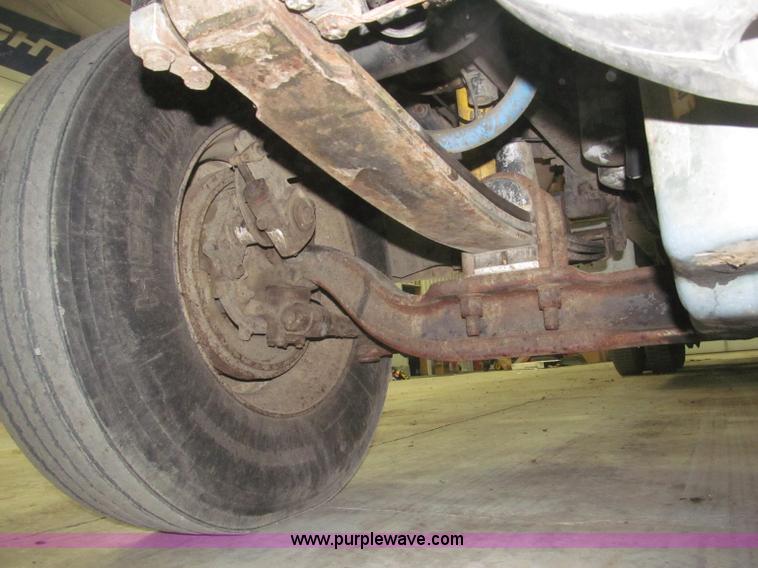 image for item B5405 1993 Freightliner FLD120 silage truck