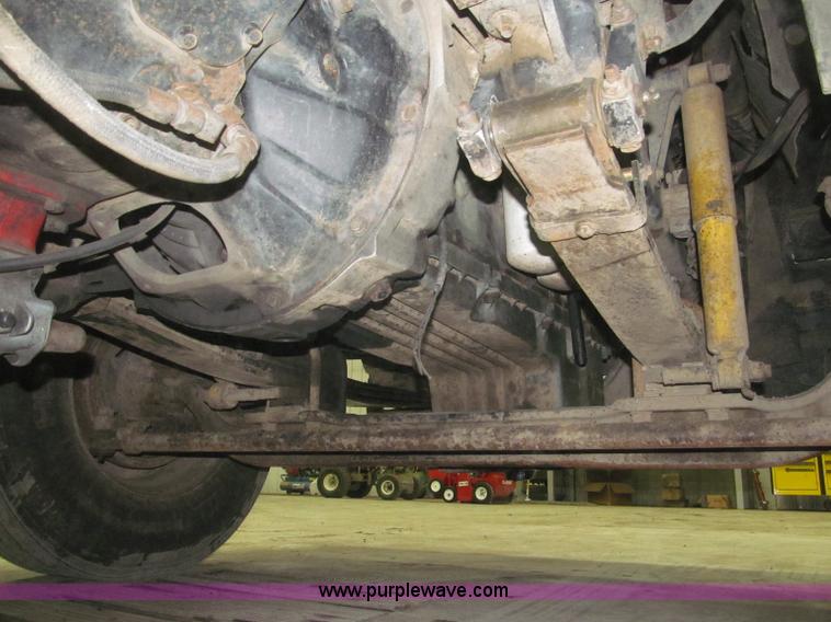 image for item B5405 1993 Freightliner FLD120 silage truck