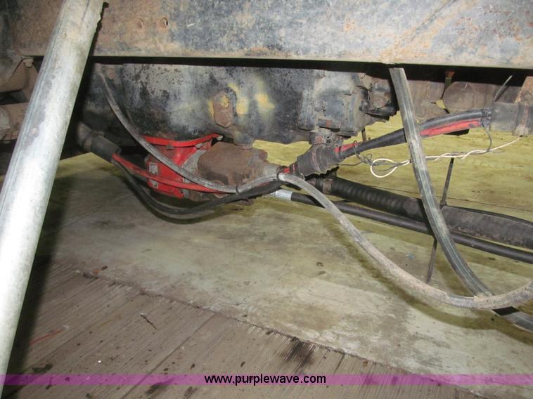 image for item B5405 1993 Freightliner FLD120 silage truck