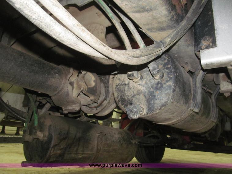 image for item B5405 1993 Freightliner FLD120 silage truck