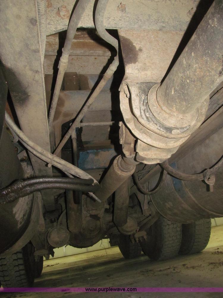 image for item B5405 1993 Freightliner FLD120 silage truck