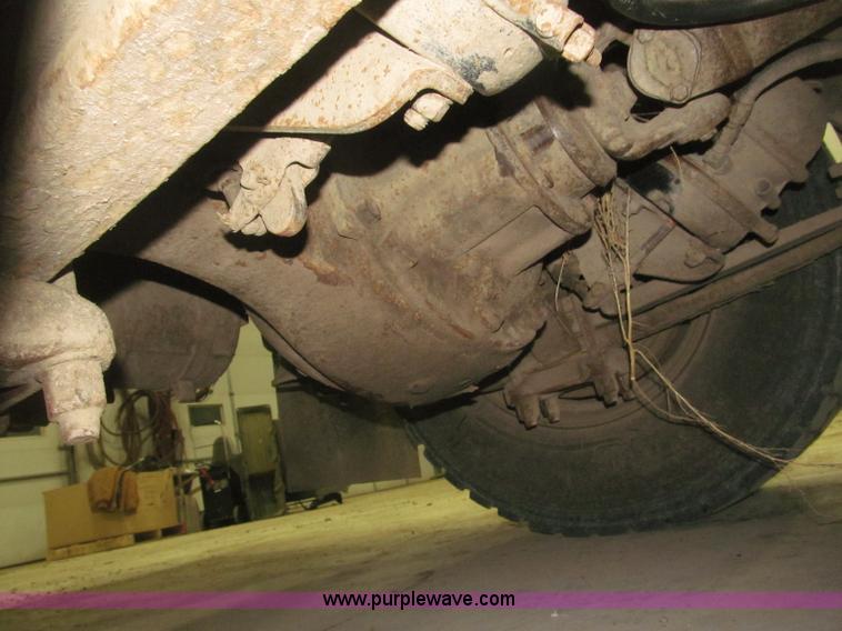 image for item B5405 1993 Freightliner FLD120 silage truck