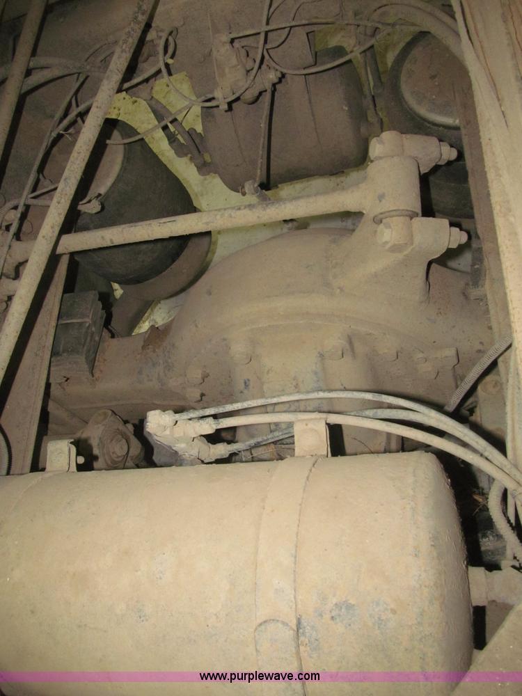 image for item B5405 1993 Freightliner FLD120 silage truck