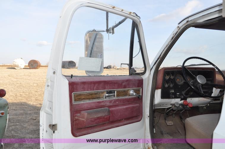 image for item C3427 1976 Chevrolet C65 grain truck
