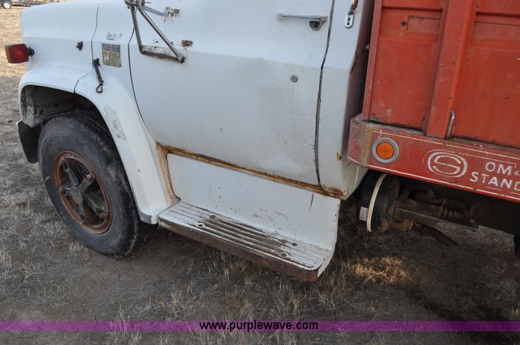 image for item C3427 1976 Chevrolet C65 grain truck