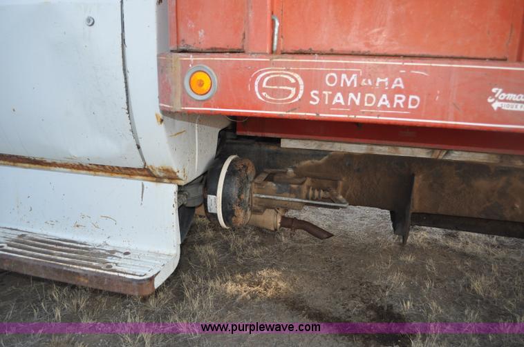 image for item C3427 1976 Chevrolet C65 grain truck