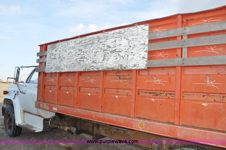 image for item C3427 1976 Chevrolet C65 grain truck