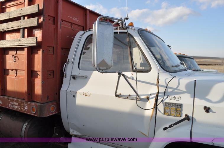 image for item C3427 1976 Chevrolet C65 grain truck