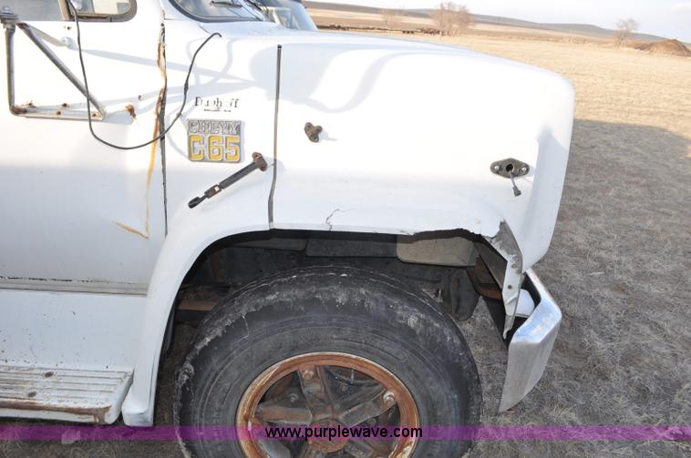 image for item C3427 1976 Chevrolet C65 grain truck