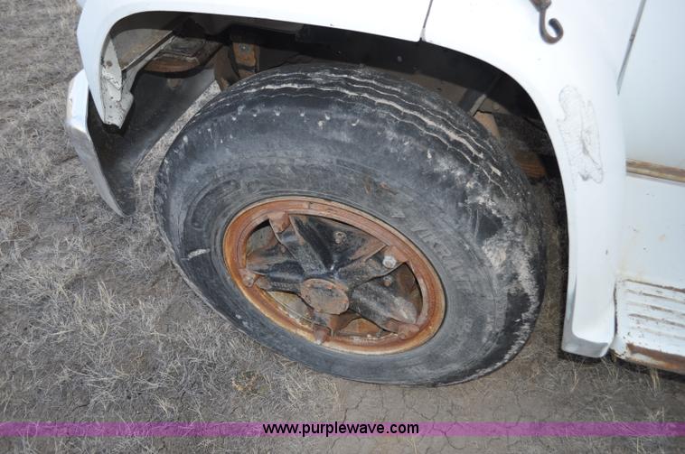 image for item C3427 1976 Chevrolet C65 grain truck