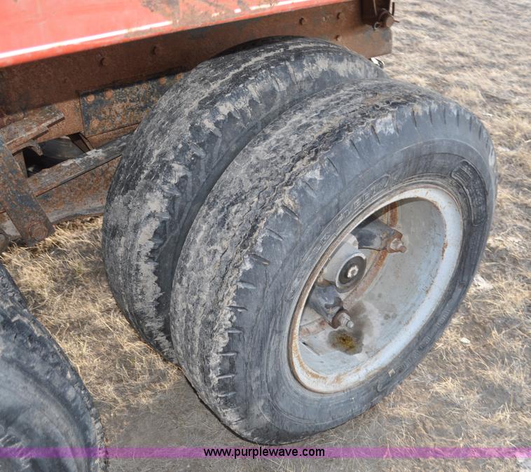 image for item C3427 1976 Chevrolet C65 grain truck