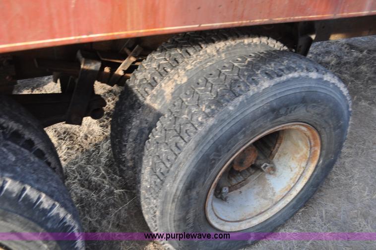 image for item C3427 1976 Chevrolet C65 grain truck