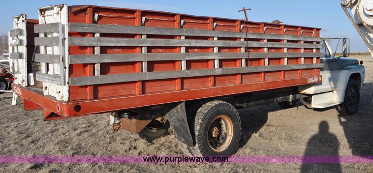 image for item C3429 1970 Ford F600 grain truck