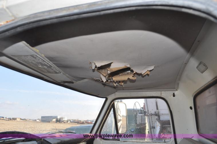 image for item C3429 1970 Ford F600 grain truck