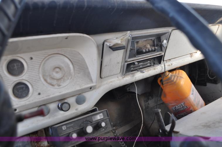 image for item C3429 1970 Ford F600 grain truck