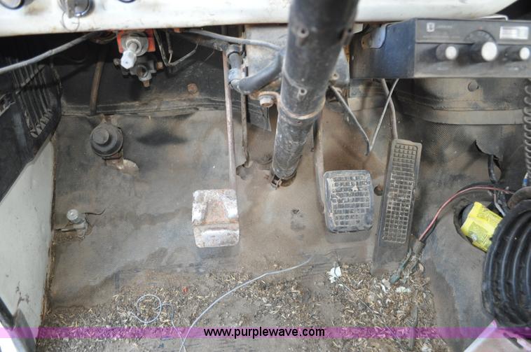 image for item C3429 1970 Ford F600 grain truck