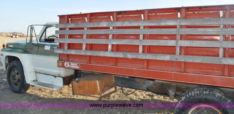 image for item C3429 1970 Ford F600 grain truck