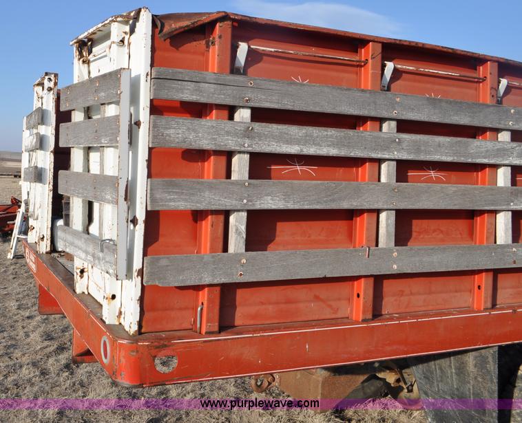 image for item C3429 1970 Ford F600 grain truck