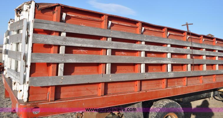 image for item C3429 1970 Ford F600 grain truck