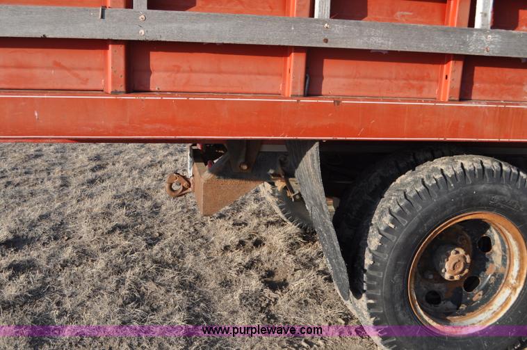 image for item C3429 1970 Ford F600 grain truck