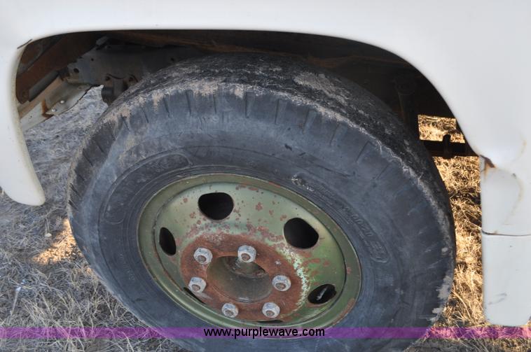 image for item C3429 1970 Ford F600 grain truck