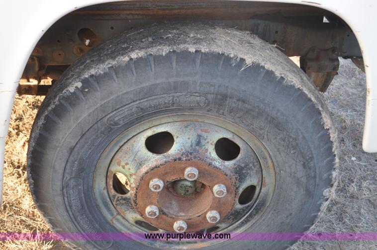 image for item C3429 1970 Ford F600 grain truck