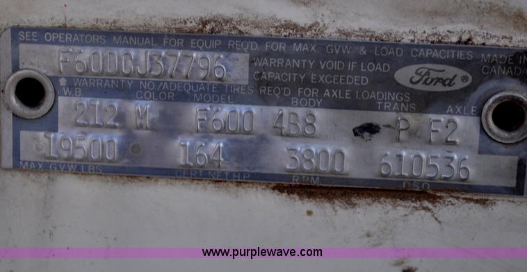 image for item C3429 1970 Ford F600 grain truck