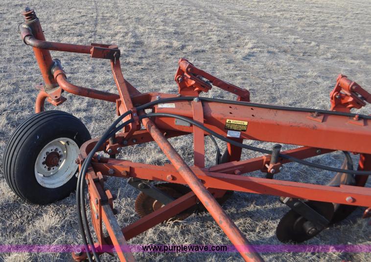 image for item C3431 International 700 one way plow