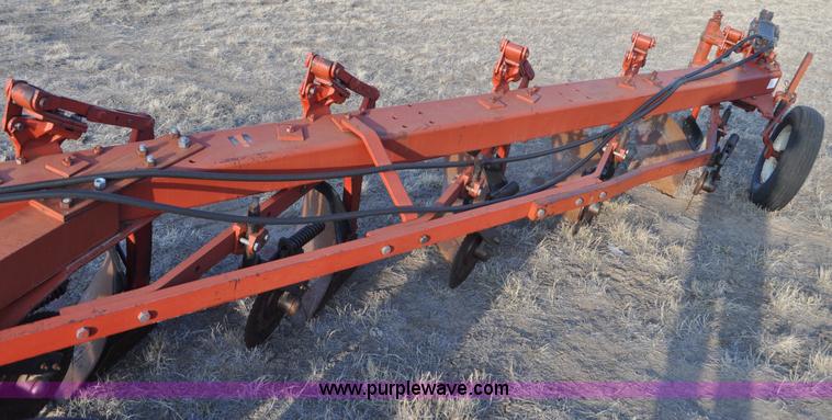 image for item C3431 International 700 one way plow