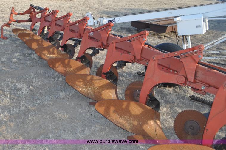 image for item C3431 International 700 one way plow
