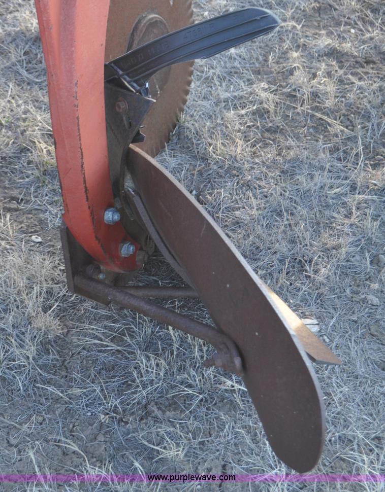 image for item C3431 International 700 one way plow