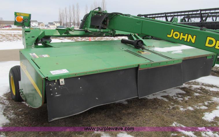 image for item D7153 2005 John Deere 946 mower conditioner
